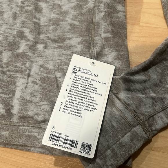 Lululemon it’s Rulu run 1/2 zip size 6 - Picture 2 of 2